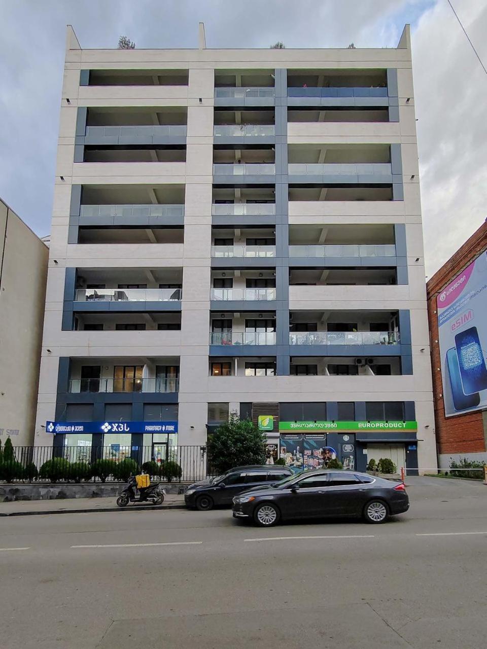 Round Garden Hotel Tbilisi Esterno foto